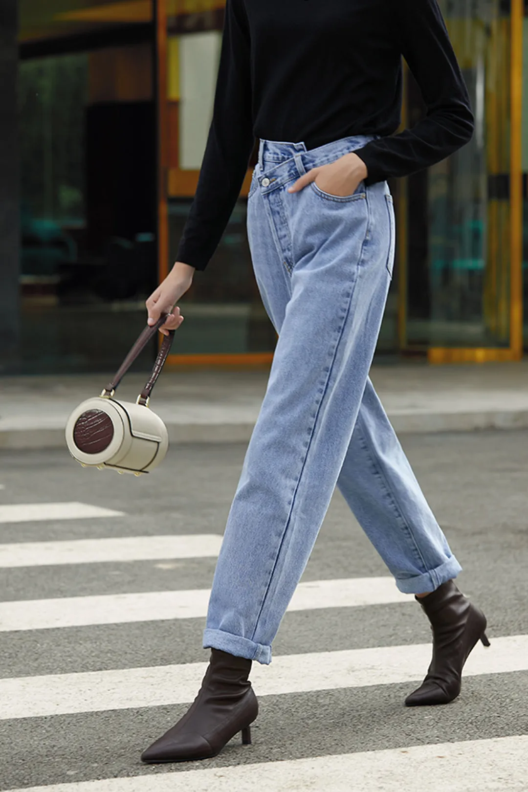 Asymmetric design jeans | Blue washed jeans | Street jeans