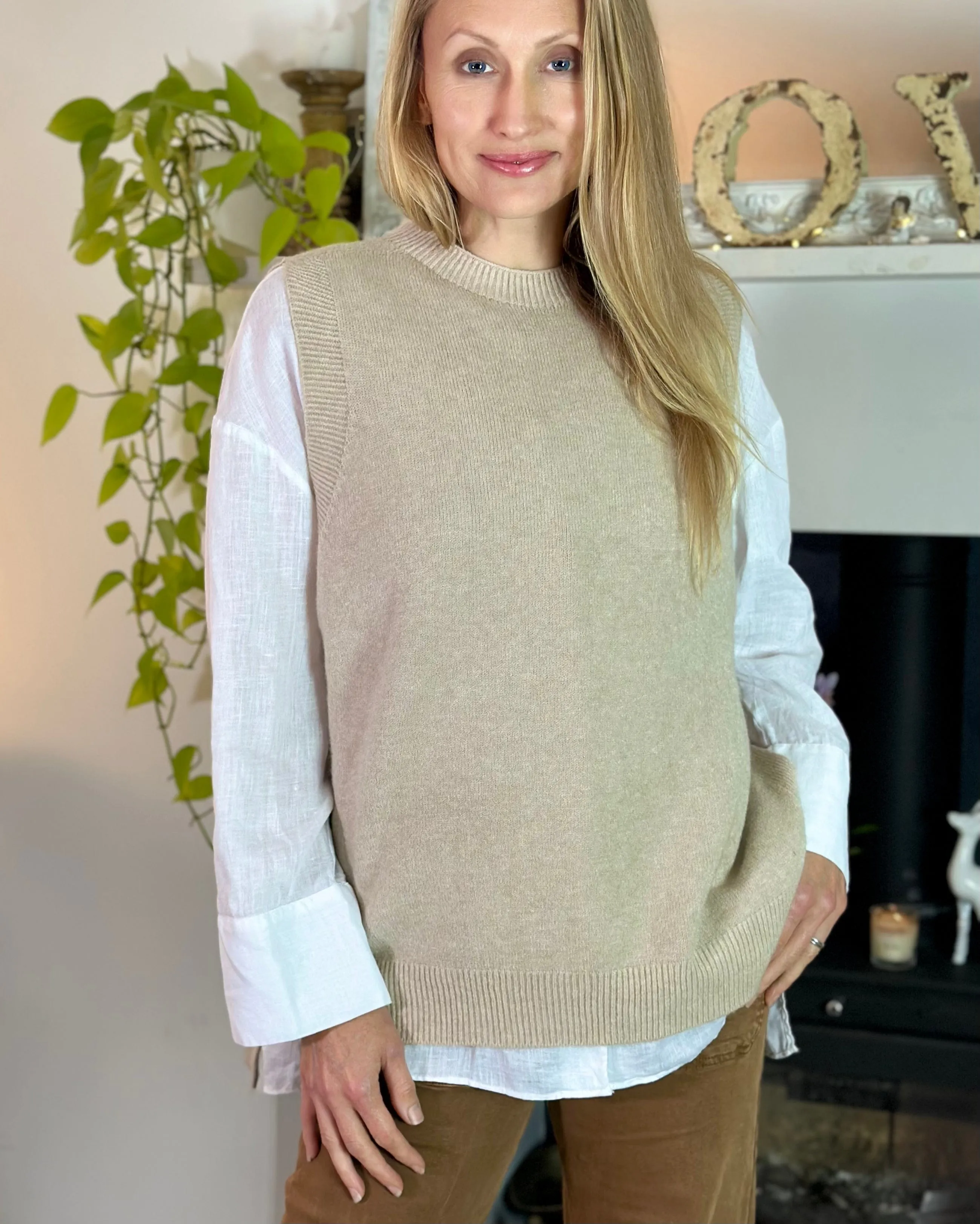 Round Neck Sleeveless Jumper - Beige